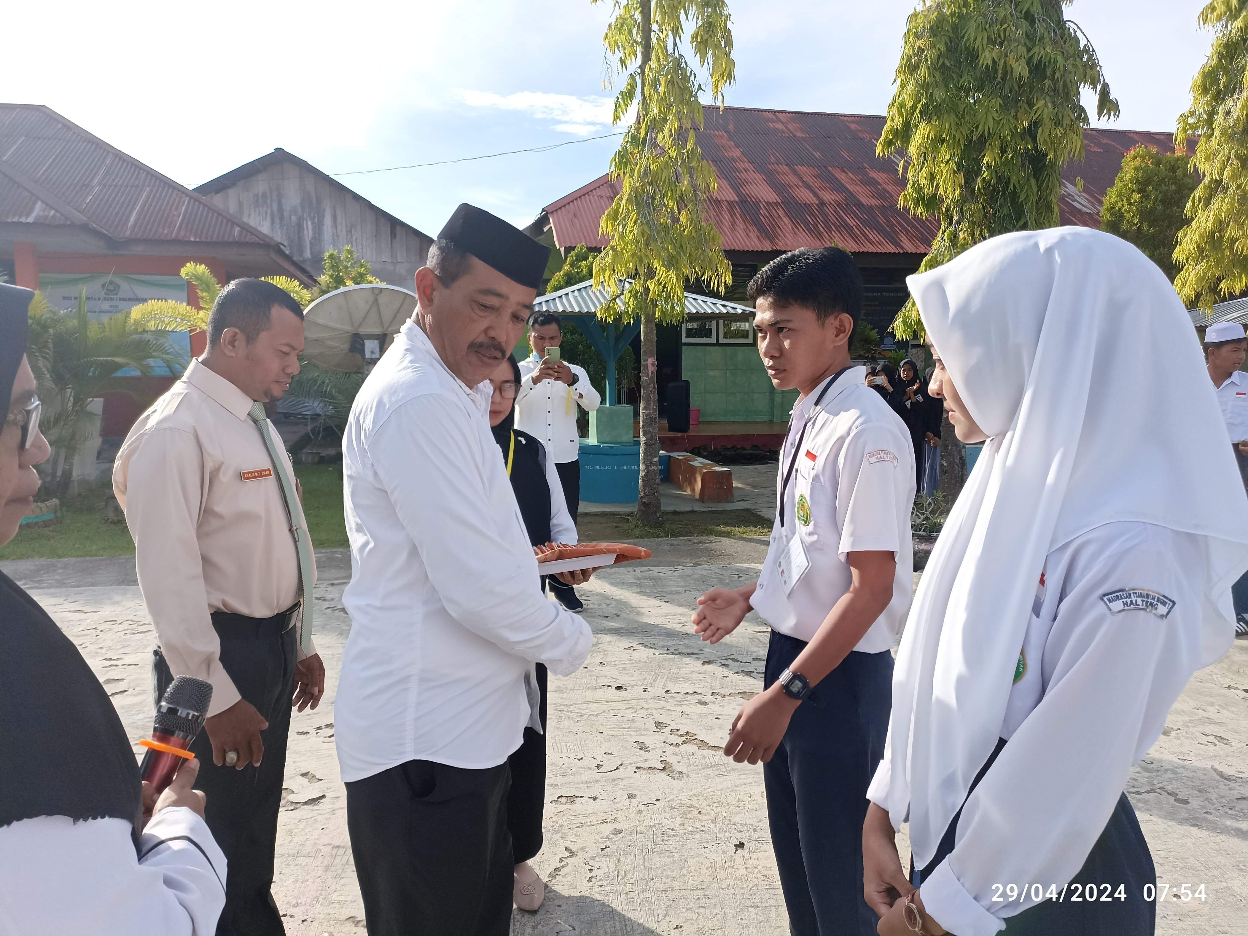 Pelaksanaan Asesmen Madrasah Pada Madrasah Tsanawiyah Negeri 1 Halmahera Tengah (MTsN 1 Halteng)