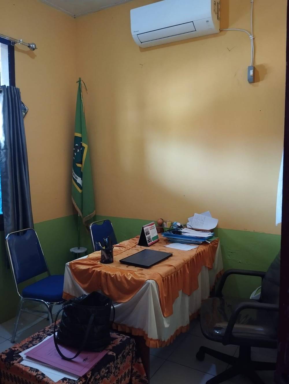 Ruang kepala madrasah